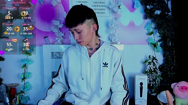 juniior 2311  online show from 01-28-25, 10:23