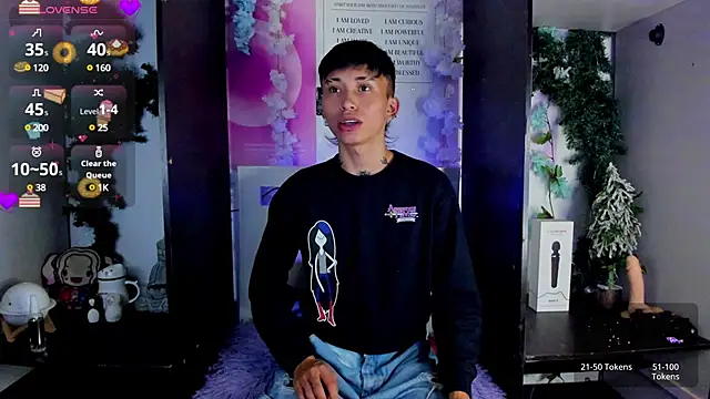 juniior 2311  online show from 02-06-25, 09:38