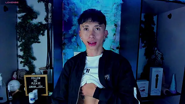 juniior 2311  online show from 03-09-25, 12:21