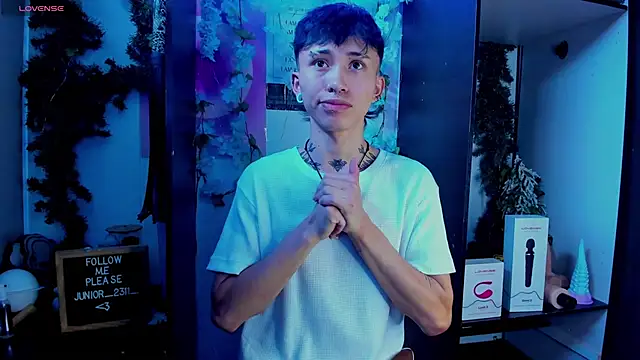 juniior 2311  online show from 03-10-25, 08:56