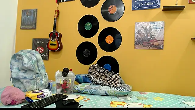 Snapshot of evaleribigtits18 chatting on 02-20-25, 02:40 evaleribigtits18 online show from 02-20-25, 02:40