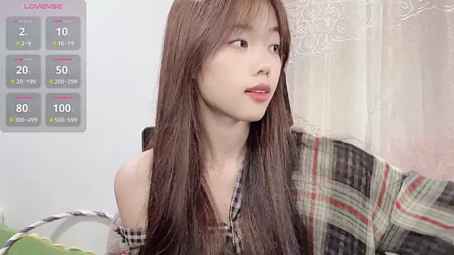 Snapshot of Lvy--v chatting on 11-27-25, 11:51 Lvy--v online show from 11-27-25, 11:51