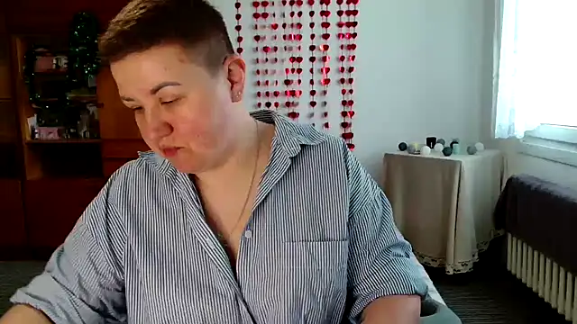 Snapshot of Annet1912 chatting on 02-08-25, 11:33 Annet1912 online show from 02-08-25, 11:33