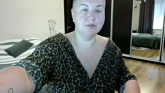 Snapshot of Annet1912 chatting on 10-23-25, 06:13 Annet1912 online show from 10-23-25, 06:13