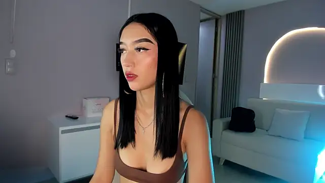 Snapshot of millieskinny_ chatting on 10-15-25, 11:16 millieskinny online show from 10-15-25, 11:16