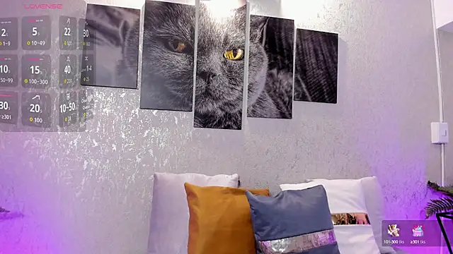 lilicooper  online show from 10-17-25, 08:44