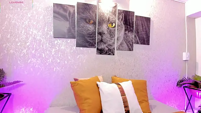 lilicooper  online show from 11-13-25, 09:47