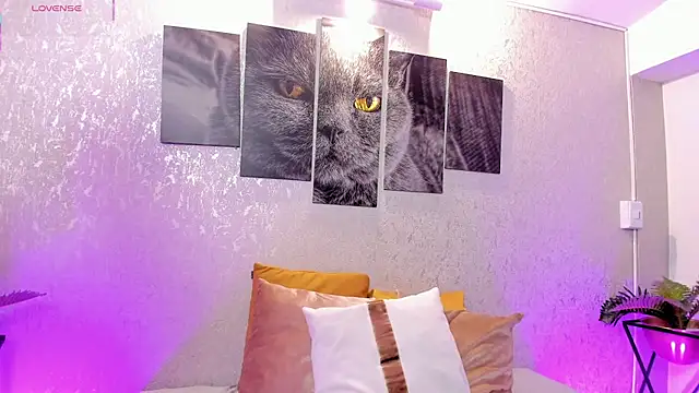 lilicooper  online show from 11-15-25, 09:11