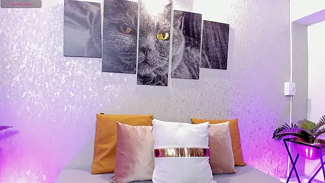 lilicooper  online show from 11-18-25, 09:08