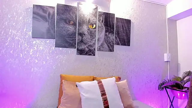 lilicooper  online show from 11-22-25, 09:14