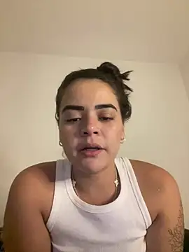 rebeccaareys online show from 02-02-25, 12:19