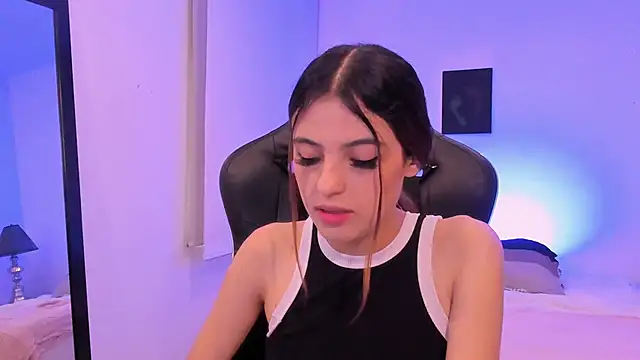 sofiarouge online show from 12-18-25, 08:04