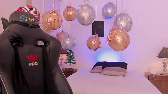 sofiarouge online show from 12-22-25, 07:44