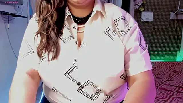 Snapshot of Gulabi_Queen chatting on 03-05-25, 11:17 Gulabi Queen online show from 03-05-25, 11:17