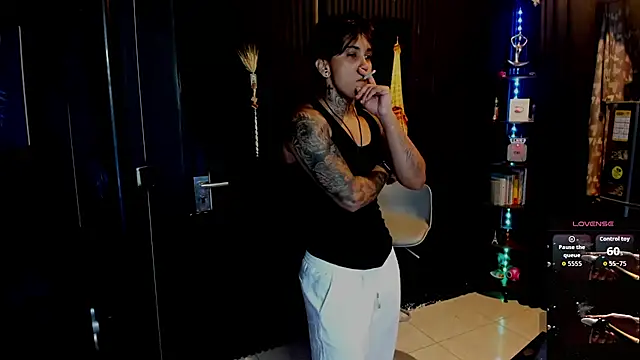 ZhoeStrong online show from 10-05-25, 09:07