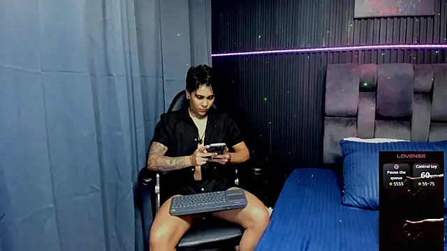 ZhoeStrong online show from 10-23-25, 10:52