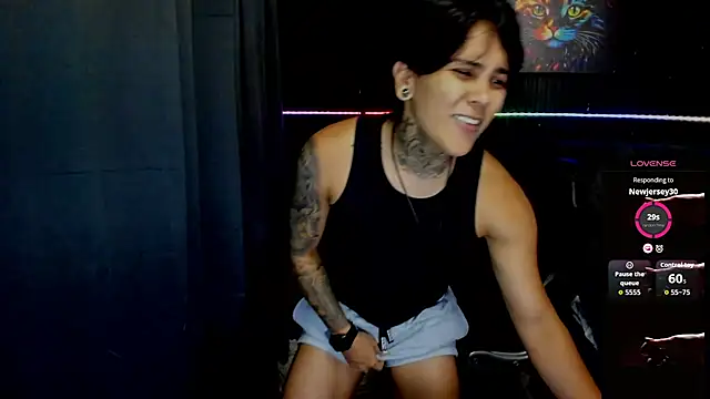 ZhoeStrong online show from 10-26-25, 01:44