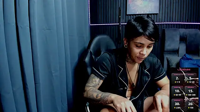 ZhoeStrong online show from 11-26-25, 10:44