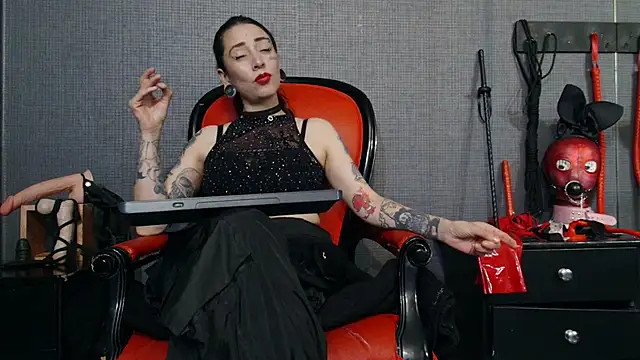 LusstCruella online show from 03-18-25, 06:15