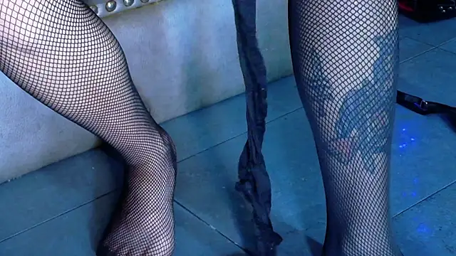 LusstCruella online show from 12-17-25, 02:34