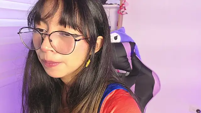 Yommi Winx online show from 11-13-25, 07:57