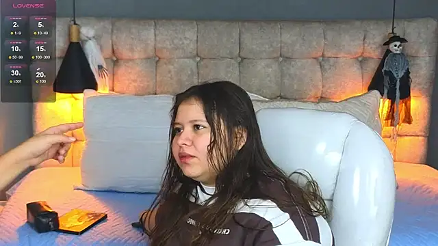 Laia and Aloby online show from 10-11-25, 10:19