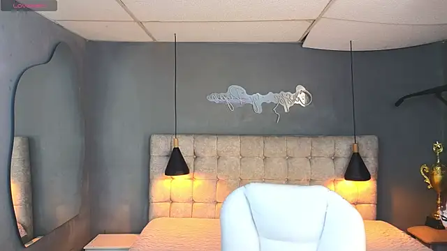 Laia and Aloby online show from 10-22-25, 09:58