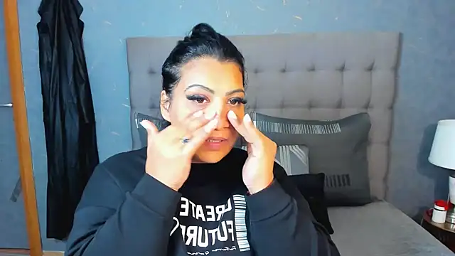 AmyCubes online show from 10-08-25, 04:26