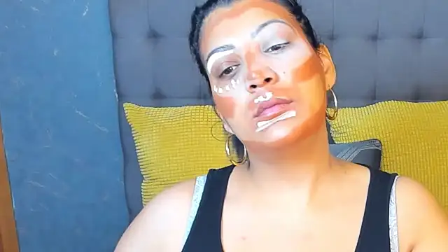 Snapshot of AmyCubes chatting on 02-14-26, 05:15 AmyCubes online show from 02-14-26, 05:15