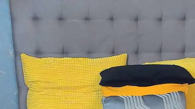 Snapshot of AmyCubes chatting on 02-20-26, 04:42 AmyCubes online show from 02-20-26, 04:42