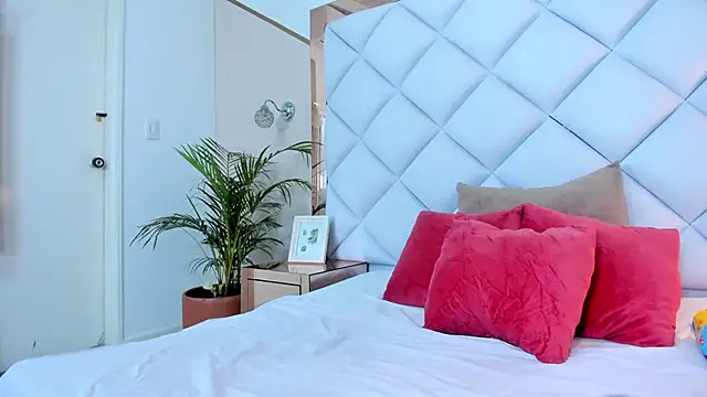 Snapshot of melaniee_jones chatting on 12-23-24, 06:16 melaniee jones online show from 12-23-24, 06:16