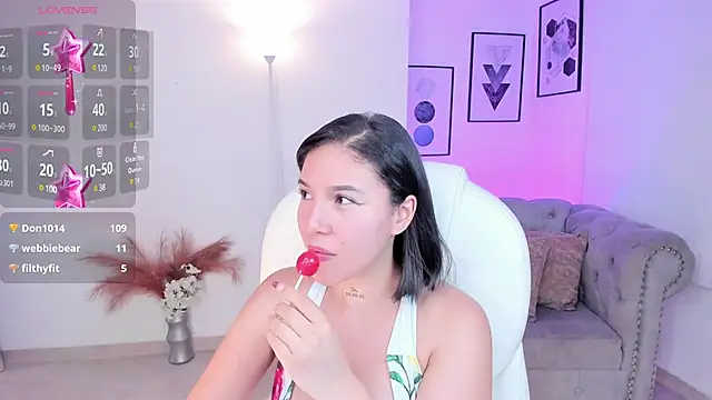 kendaall jenner  online show from 12-13-24, 06:42