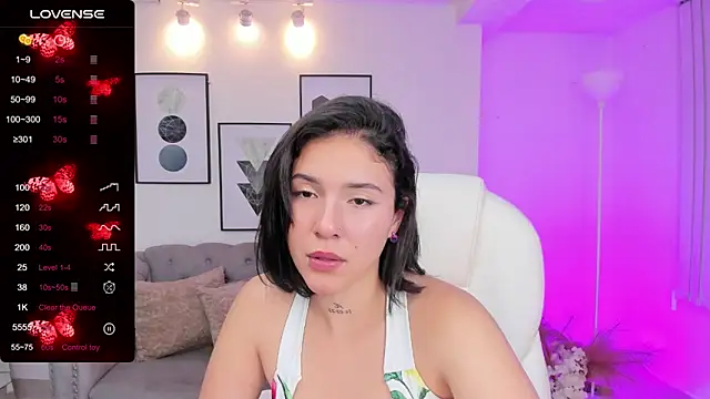 kendaall jenner  online show from 12-23-24, 04:01