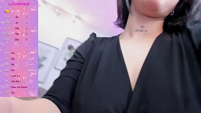 kendaall jenner  online show from 12-24-24, 03:49