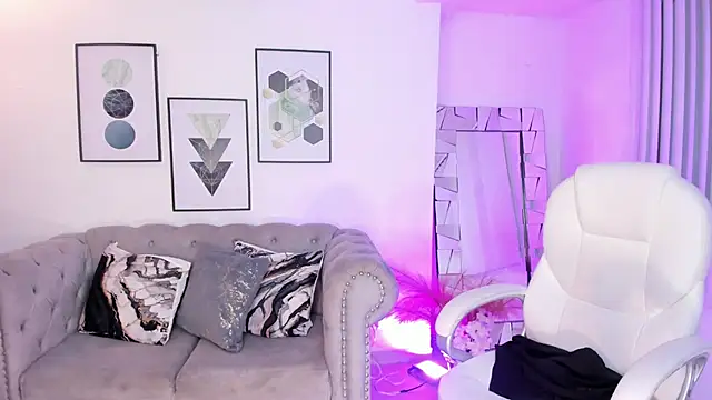 kendaall jenner  online show from 01-17-25, 07:30