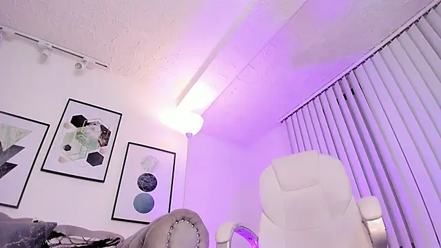 kendaall jenner  online show from 01-24-25, 10:11