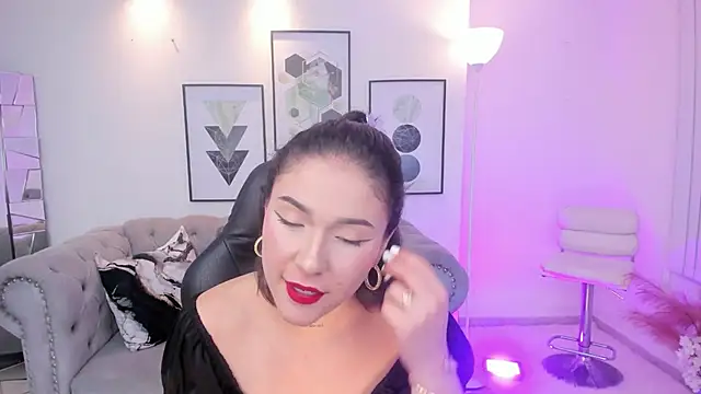 kendaall jenner  online show from 01-31-25, 05:09