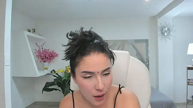 kendaall jenner  online show from 02-01-25, 07:36