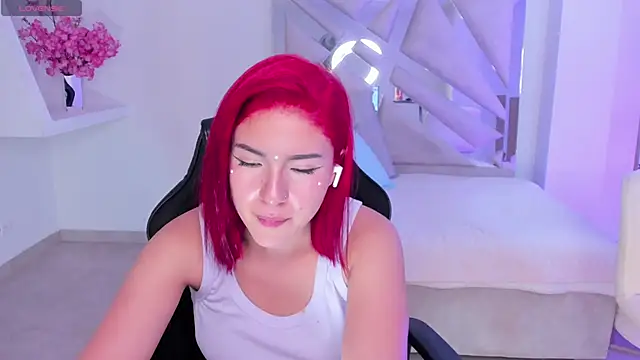 kendaall jenner  online show from 02-06-25, 09:43