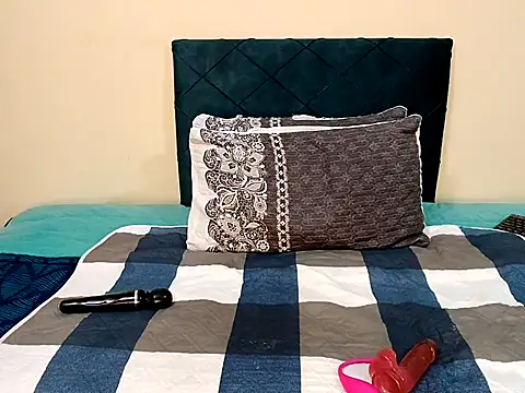 chloechrome online show from 03-21-25, 05:23