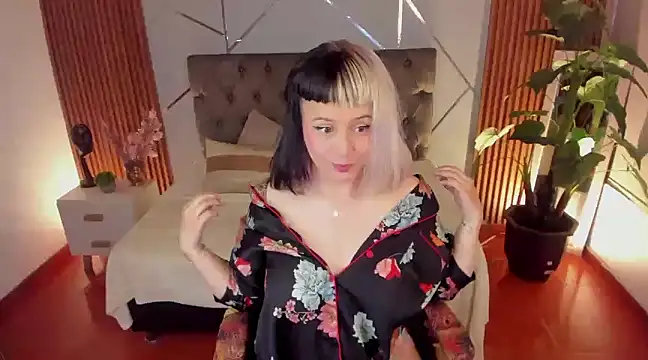Snapshot of Amapola_07 chatting on 01-22-25, 01:11 Amapola 07 online show from 01-22-25, 01:11