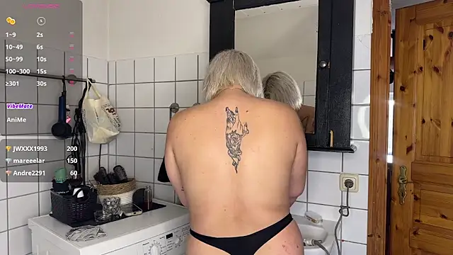 Snapshot of elina_may chatting on 01-28-25, 12:00 elina may online show from 01-28-25, 12:00