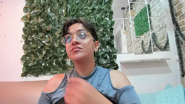 Snapshot of kory_mansson chatting on 03-19-25, 08:32 kory mansson online show from 03-19-25, 08:32