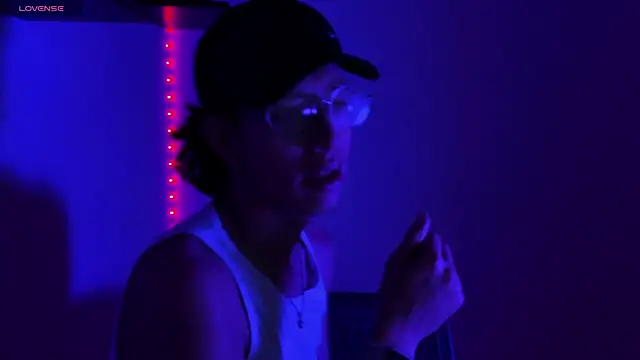 manu vera online show from 02-18-25, 01:00