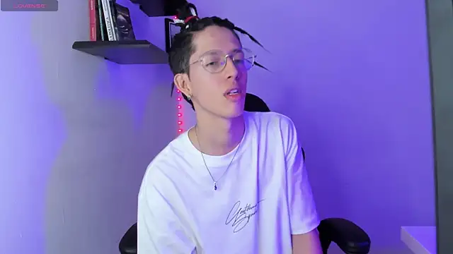 manu vera online show from 03-16-25, 03:04