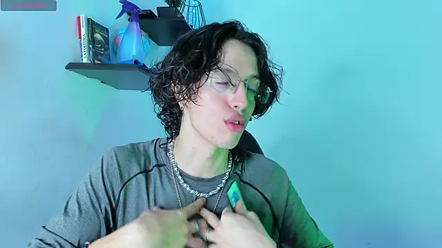 manu vera online show from 11-04-25, 03:38