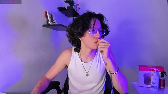 manu vera online show from 11-19-25, 02:55