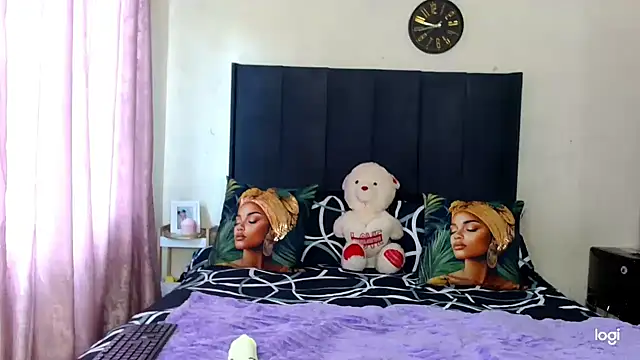 quenliyasa online show from 11-28-25, 10:18