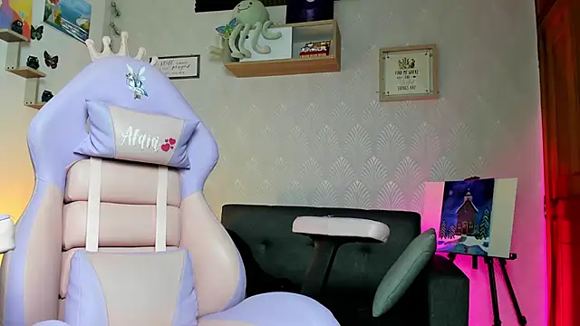 Alaia Love77 online show from 02-10-26, 09:52