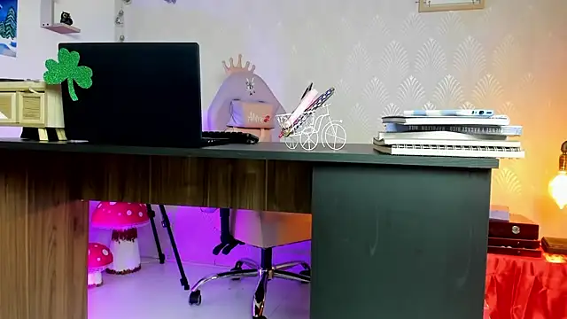 Alaia Love77 online show from 03-31-26, 09:15